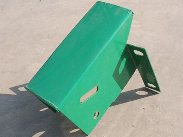 三波護(hù)欄用噴塑防阻塊